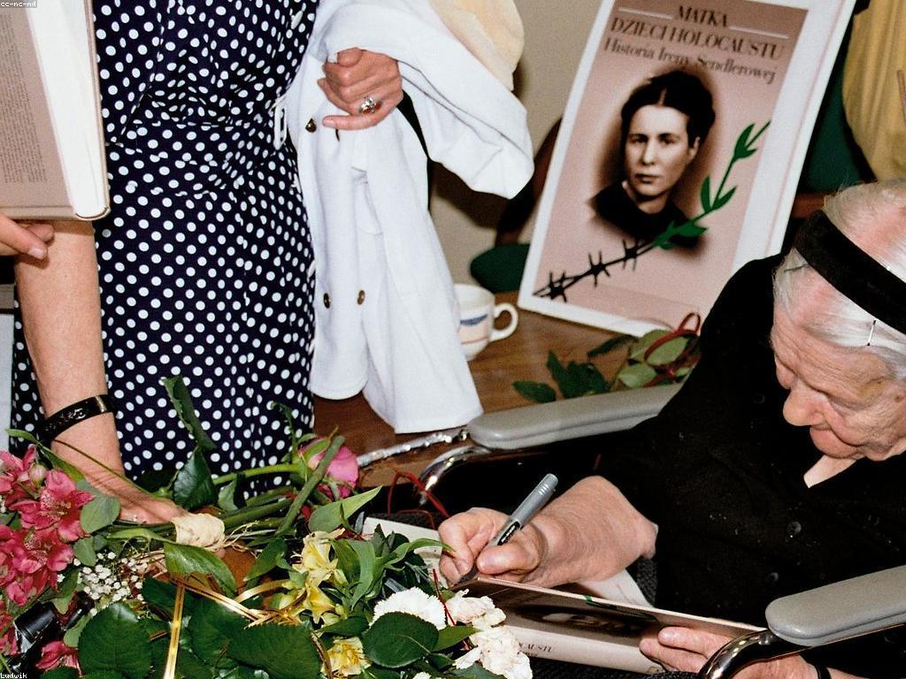 ការពិភាក្សាអំពីជើងឯកទាំងពីរ